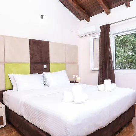 Sissy אגיוס גיורגיוס פגון