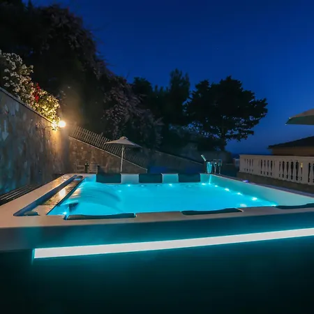 Sissy * Agios Georgios Pagon