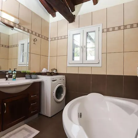 Apartment Sissy Agios Georgios Pagon