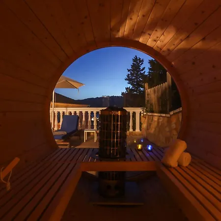 Sissy * Agios Georgios Pagon